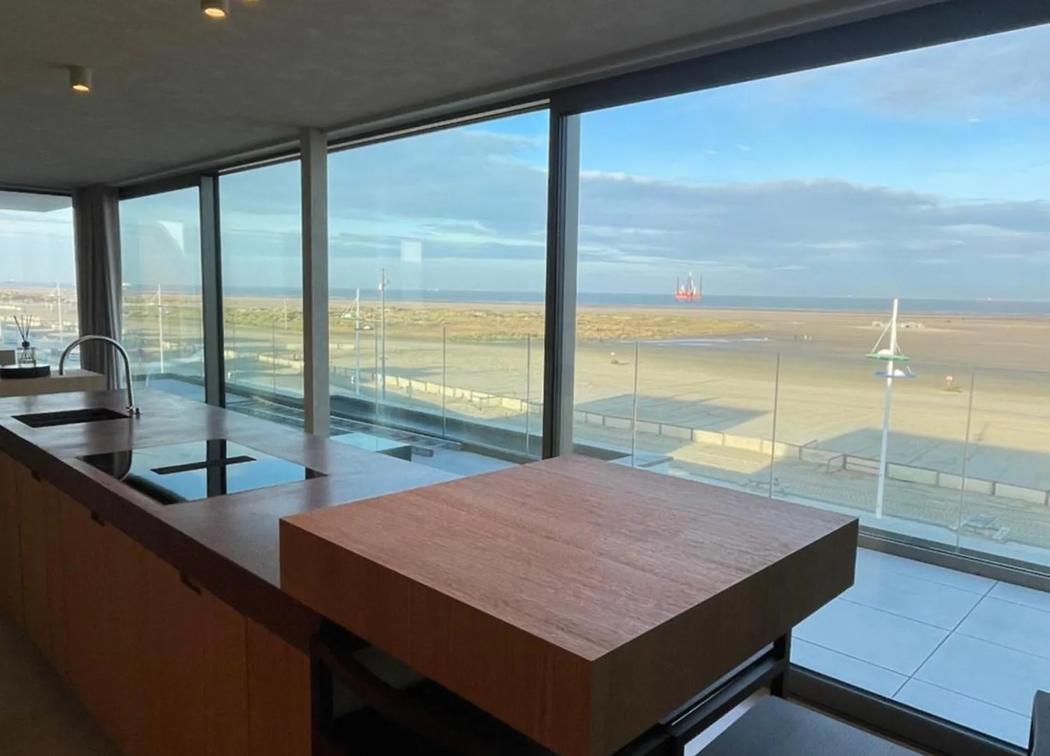 Beach House Stellar Bruges Apartment